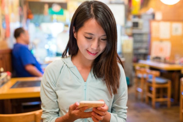 哪个社交软件可以让很多人加到我的微信，像陌陌一样的软件？